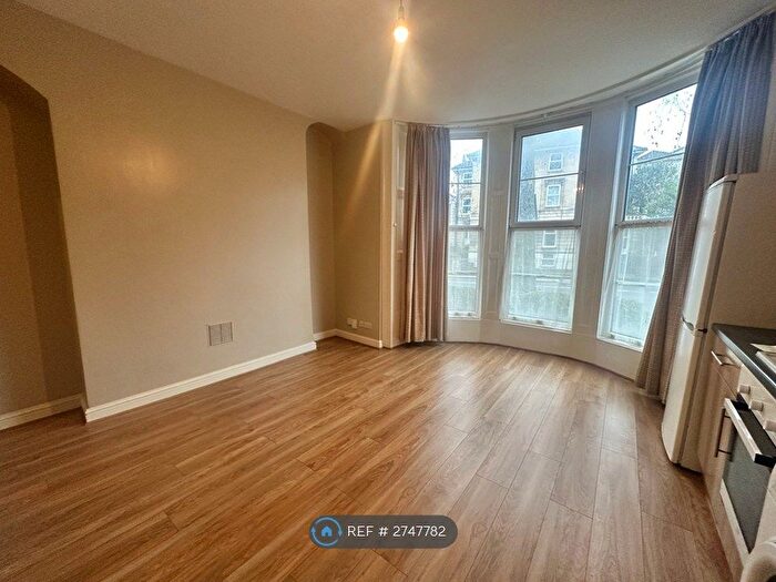2 Bedroom Flat To Rent In Cheltenham Road, Bristol, BS6