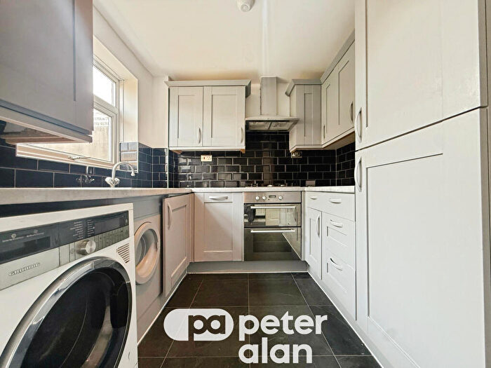 2 Bedroom House To Rent In Amberley Close, CF23