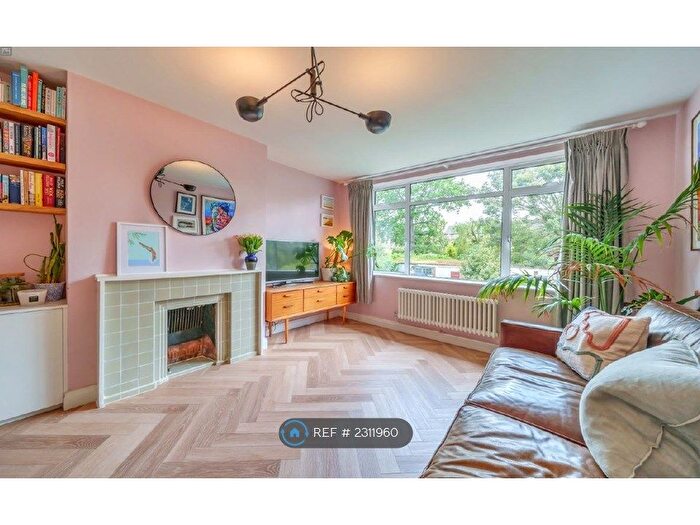 2 Bedroom Flat To Rent In Estreham Road, Streatham, SW16