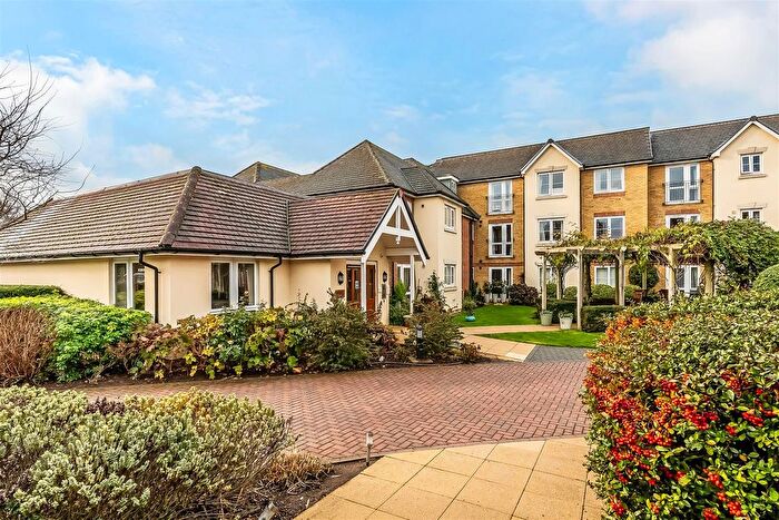 2 Bedroom Property For Sale In Kingston Avenue, Leatherhead, KT22