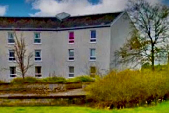 2 Bedroom Flat To Rent In Ellisland Road, Cumbernauld, Glasgow, G67