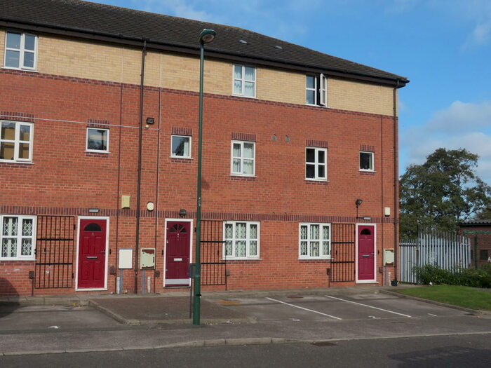 6 Bedroom End Of Terrace House To Rent In Gadd Street, Nottingham, NG7