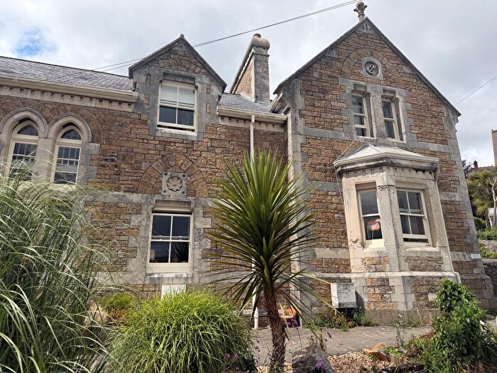 2 Bedroom Property To Rent In Coastguard Crescent, Penzance, TR18