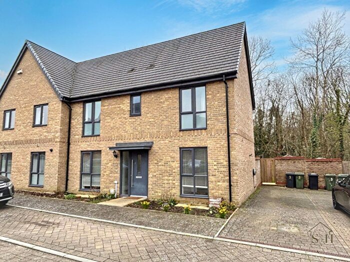 3 Bedroom Semi Detached House For Sale In John Haselden Crescent, Ashford, TN23