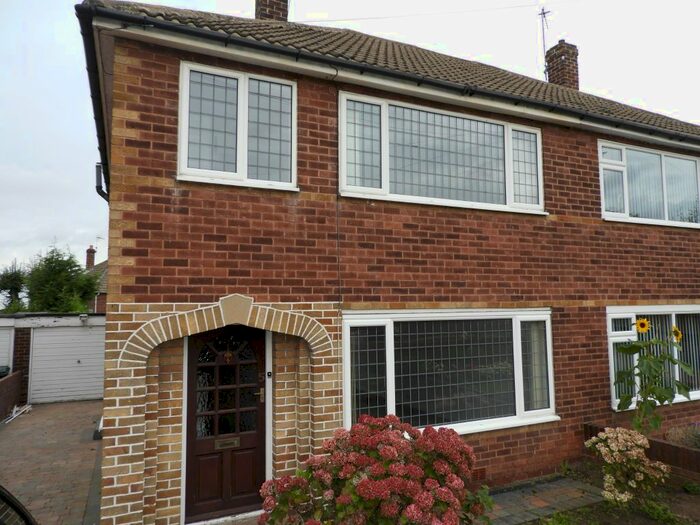 3 Bedroom Semi-Detached House To Rent In Roehampton Rise, Doncaster, DN5