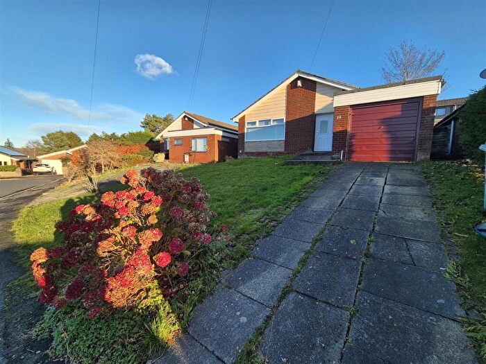 3 Bedroom Detached Bungalow To Rent In High Croft Close, Dukinfield, SK16