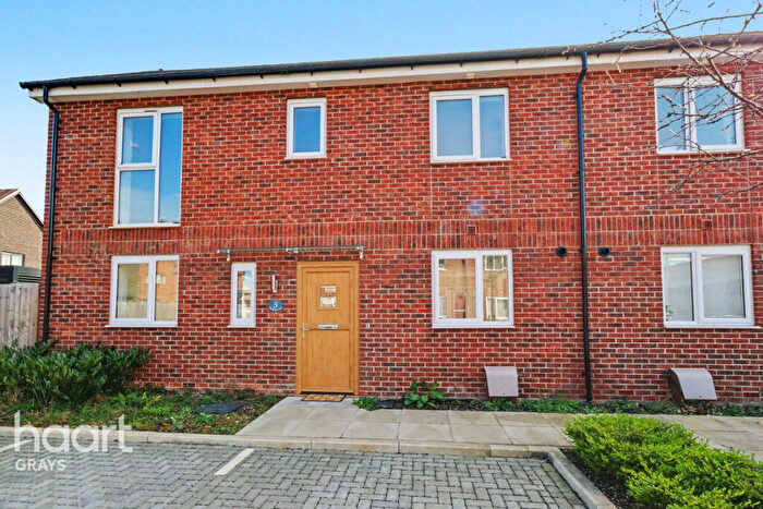 3 Bedroom Semi-Detached House For Sale In Broadstone Way, Grays, RM20