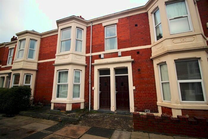 4 Bedroom Maisonette To Rent In Hazelwood Avenue, Jesmond, Newcastle Upon Tyne, NE2