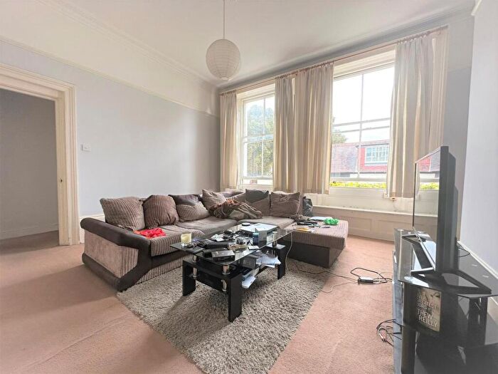 1 Bedroom Apartment To Rent In Lower Teddington Road, Kingston Upon Thames, KT1