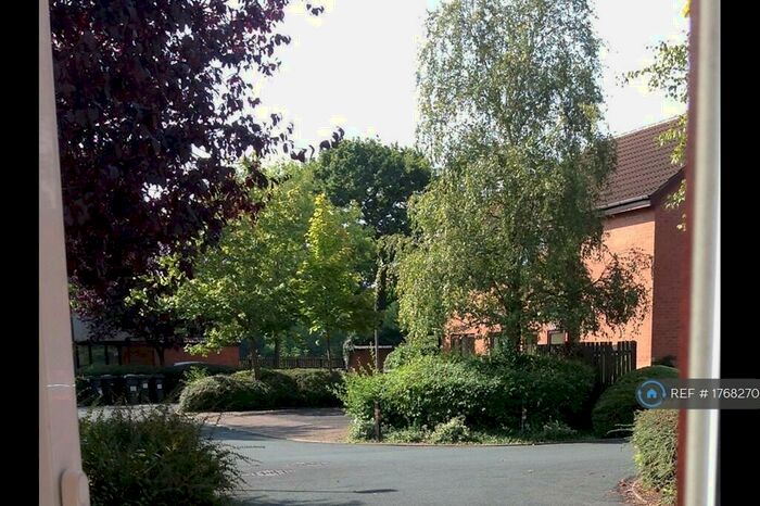 2 Bedroom Flat To Rent In Golf View, Ingol, Preston, PR2