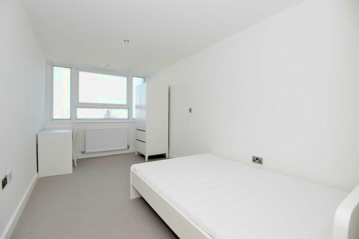 2 Bedroom Flat To Rent In Rainhill Way, London, E3