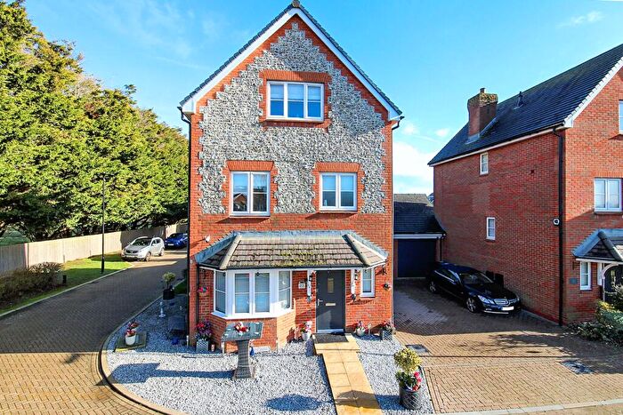 4 Bedroom Detached House For Sale In Thyme Place, Angmering, BN16