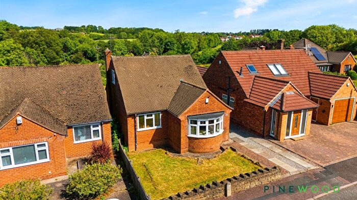 3 Bedroom Detached Bungalow For Sale In Holmley Bank, Dronfield, S18