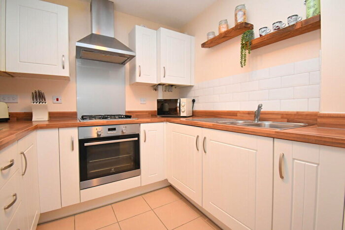 2 Bedroom Apartment For Sale In Venus Avenue, Biggleswade, SG18