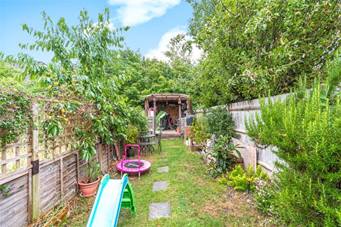 2 Bedroom Apartment For Sale In Spencer Road, Harrow, HA3