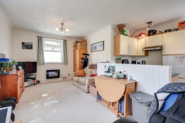 1 Bedroom Flat For Sale In West Road, Woolston, SO19