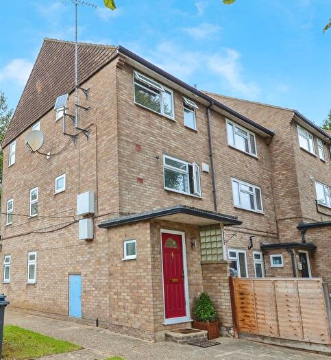2 Bedroom Maisonette For Sale In Wren Close, Kimpton, Hitchin, SG4
