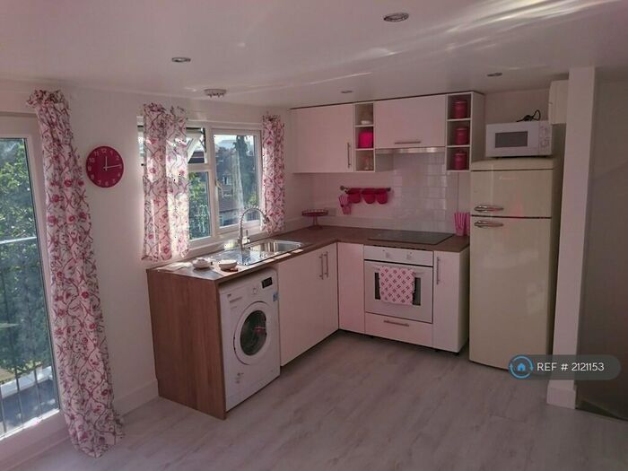 1 Bedroom Flat To Rent In Wood Green, London, N22