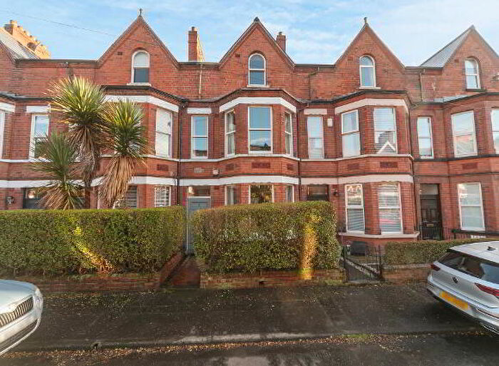 4 Bedroom Mid Terraced House For Sale In Oakland Avenue, Belfast, BT4