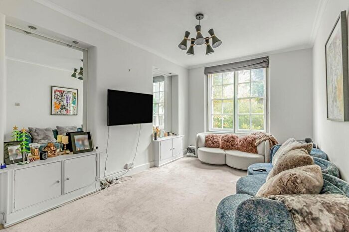 2 Bedroom Property To Rent In Grove End Road, London, NW8