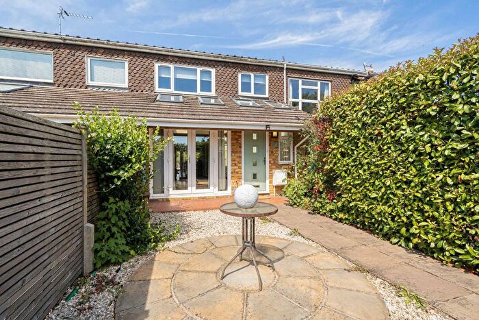 3 Bedroom Property For Sale In Buckingham Gardens, West Molesey, KT8