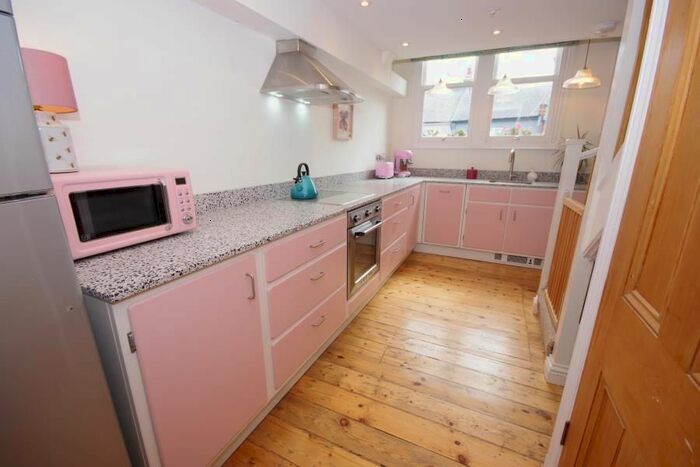 1 Bedroom Flat To Rent In Percy Road, North Finchley, N12