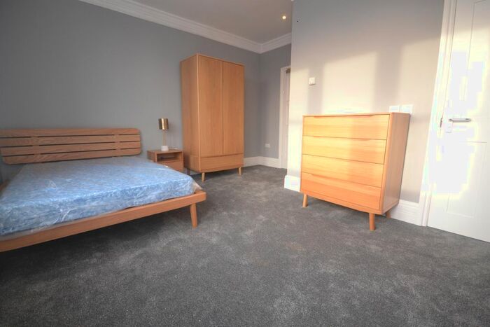 1 Bedroom Detached House To Rent In The Firs, Bath Road, Reading, RG1