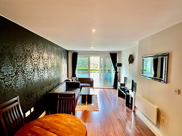 1 Bedroom Flat To Rent In Bromyard Avenue, Napier House Bromyard Avenue, W3