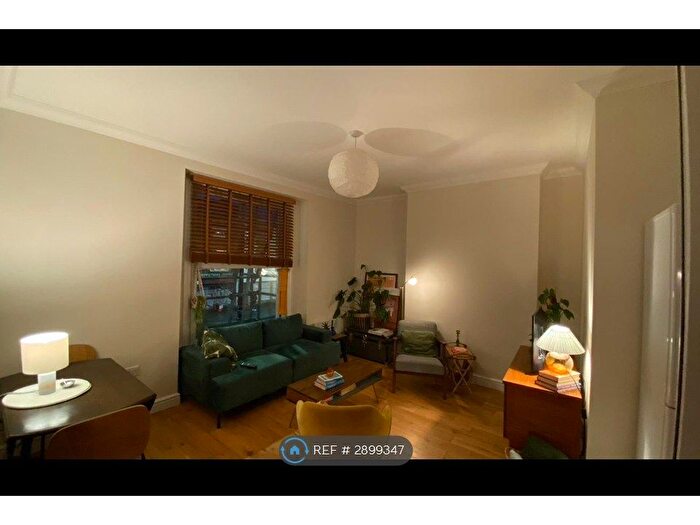 1 Bedroom Flat To Rent In New Cross Road, London, SE14