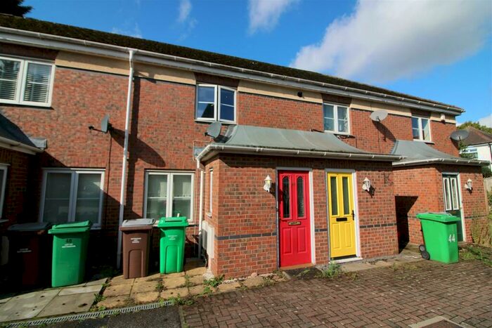 2 Bedroom House To Rent In Emperor Close, Nottingham, NG5