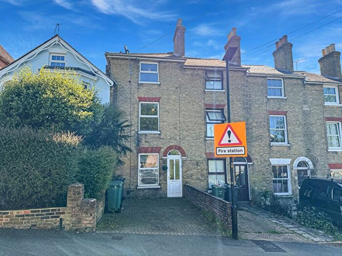 4 Bedroom Property To Rent In Victoria Road, Cowes, PO31