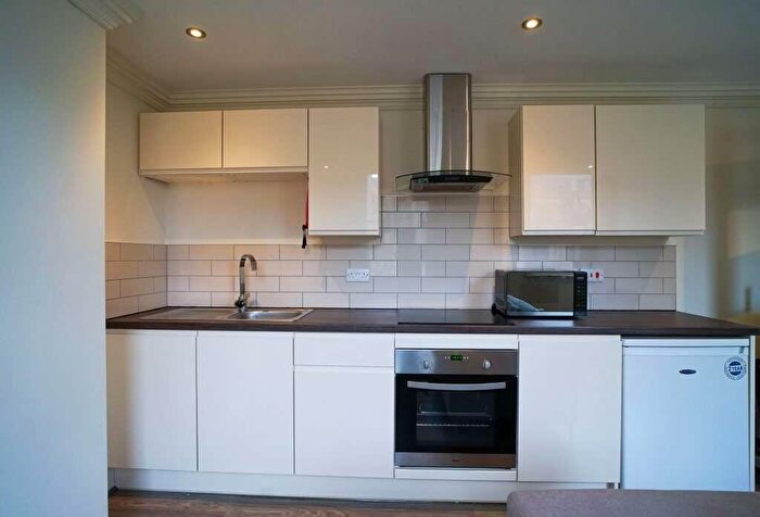 1 Bedroom Flat To Rent In Flat, St James Row, S1