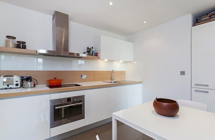 1 Bedroom Flat To Rent In Cubitt Building, Gatliff Road, Grosvenor Waterside, SW1W