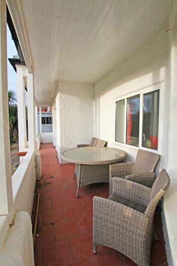 3 Bedroom Flat For Sale In Staveley Road, Eastbourne, BN20