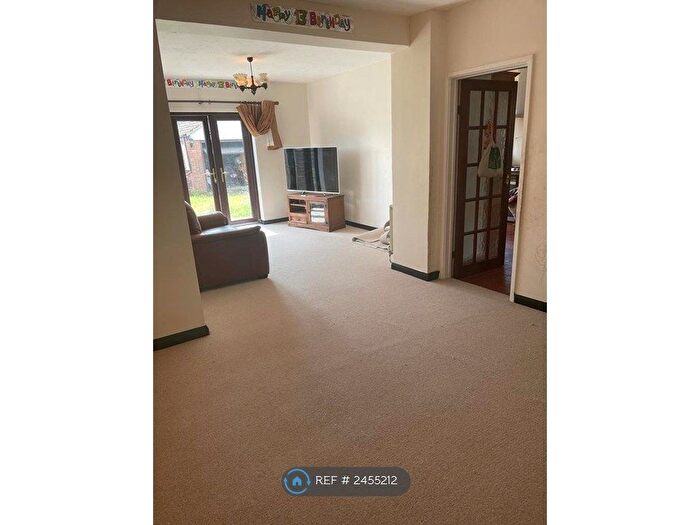4 Bedroom Bungalow To Rent In Poynings Avenue, Southend-On-Sea, SS2