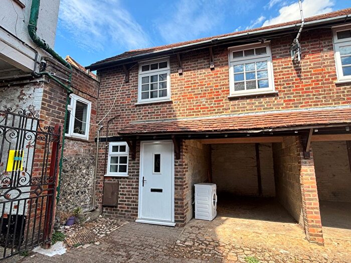 1 Bedroom Flat To Rent In High Street, Great Missenden, HP16