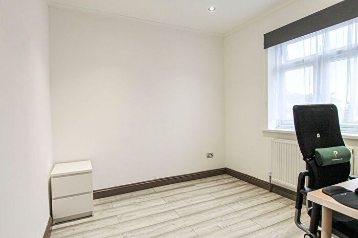 4 Bedroom Terraced House To Rent In Towers Road, Southall, UB1