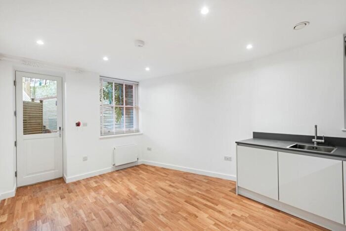 1 Bedroom Flat To Rent In Canfield Gardens, NW6