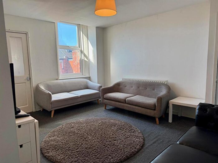 5 Bedroom Apartment To Rent In Tosson Terrace, Heaton, NE6