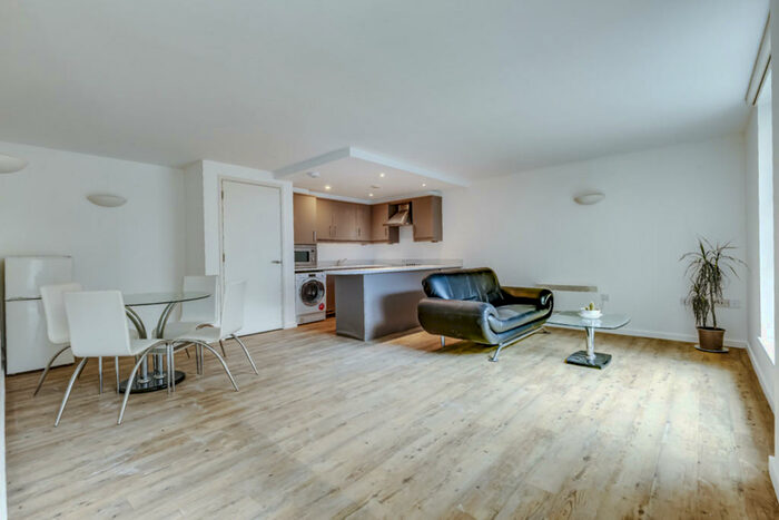 2 Bedroom Apartment To Rent In The Grainstore, Royal Victoria Dock, E16