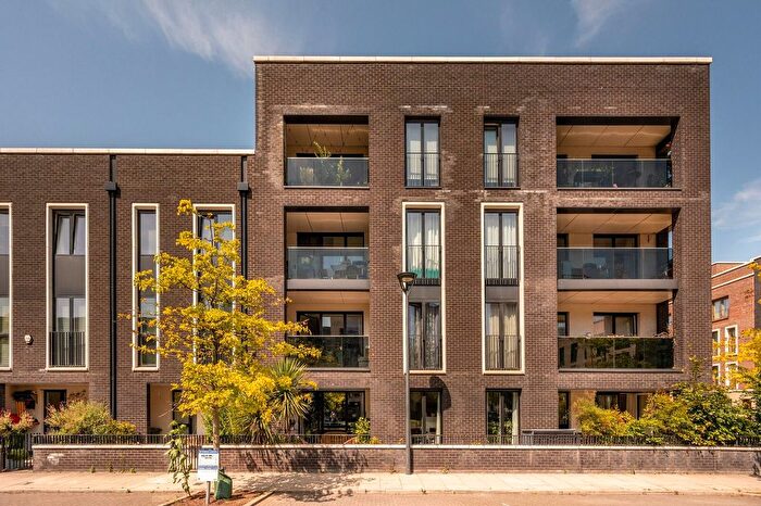 3 Bedroom Flat For Sale In Peloton Avenue, Stratford, London, E20