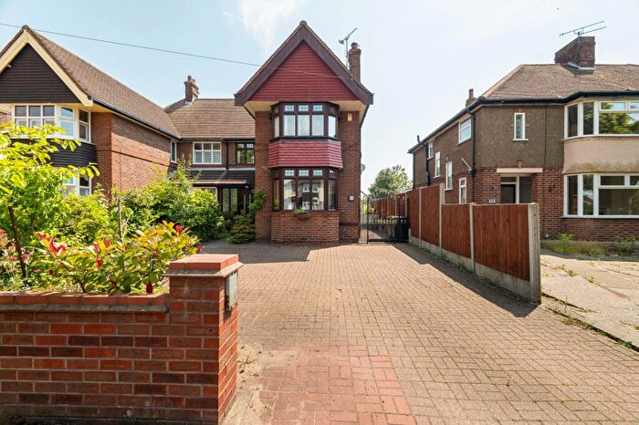 3 Bedroom Semi Detached House For Sale In Lawn Avenue, Great Yarmouth, NR30