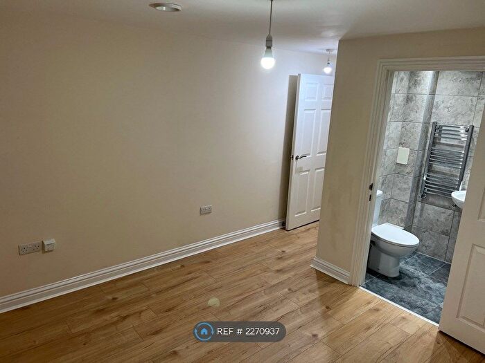 2 Bedroom Flat To Rent In London Road, Benfleet, SS7