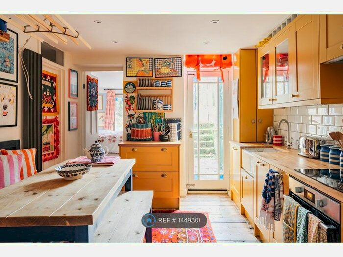 1 Bedroom Flat To Rent In Kingsland Road, London, E8