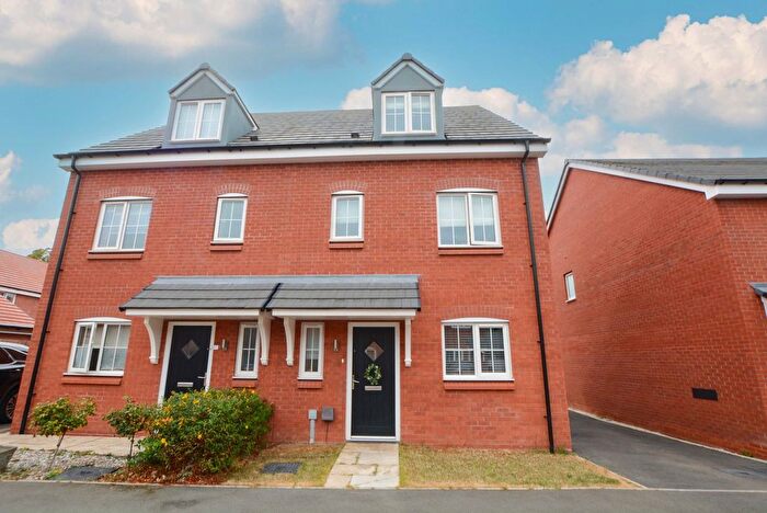 3 Bedroom Semi-Detached House For Sale In Abbots Drive Oadby, Leicester, LE2