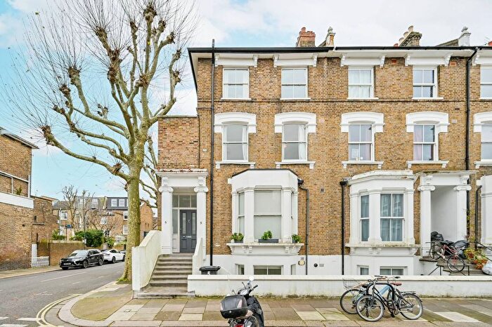 2 Bedroom Flat To Rent In Benbow Road, Brackenbury Village, London, W6