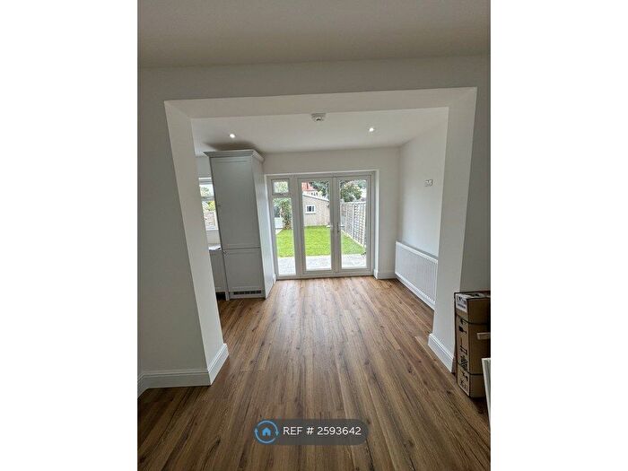 5 Bedroom Semi-Detached House To Rent In Carlton Crescent, Cheam, Sutton, SM3