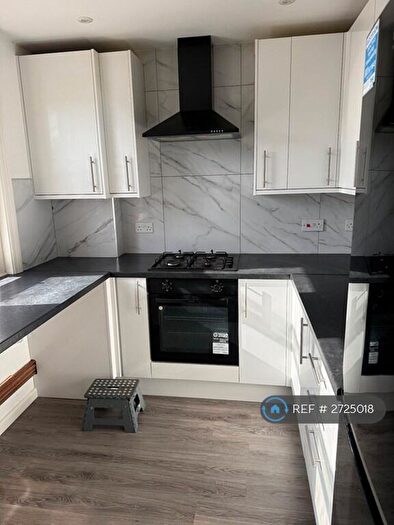 3 Bedroom Flat To Rent In Queens Road, Basingstoke, RG21