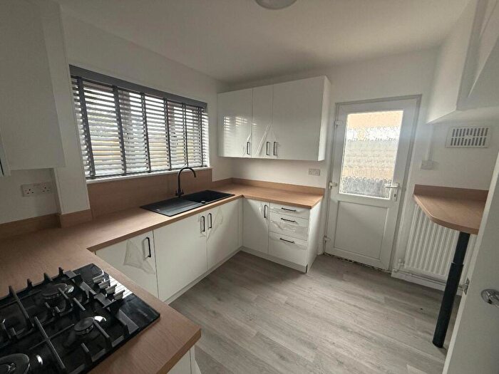 3 Bedroom Semi-Detached House To Rent In Peverel Road, Cambridge, CB5