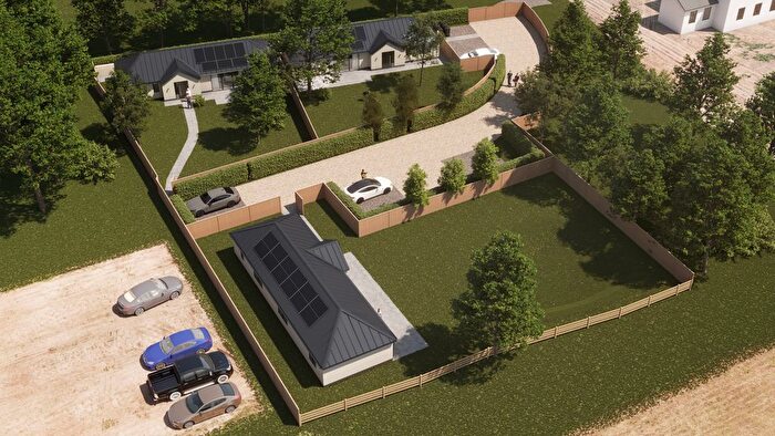 3 Bedroom Detached House For Sale In Elm Mews, Claverhambury Road, Waltham Abbey, EN9